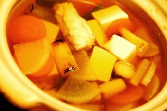 冬の愉しみ、炙り葱と河豚のお鍋