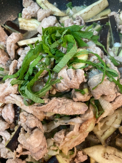 火を使わない、ナスと豚肉の梅肉ソース和え