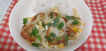 ふわふわ油麩丼