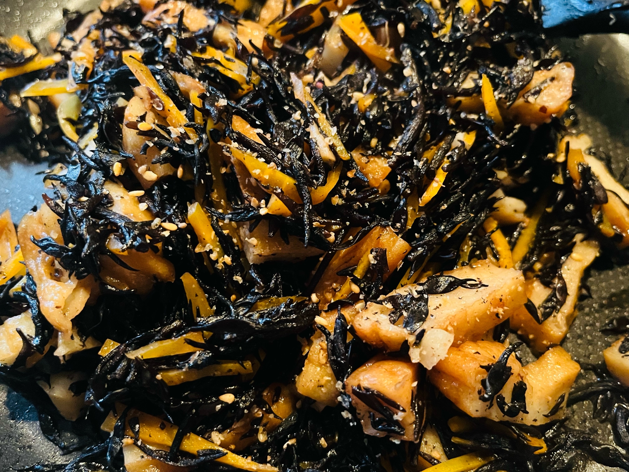 さつま揚げとひじきの煮物