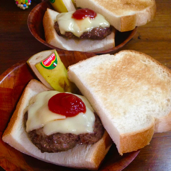 つなぎなしでも美味しい 食パンハンバーガー レシピ 作り方 By うみ ひま 楽天レシピ つなぎなしでも美味しい 食パンハンバーガー レシピ 作り方 By うみ ひま 楽天レシピ