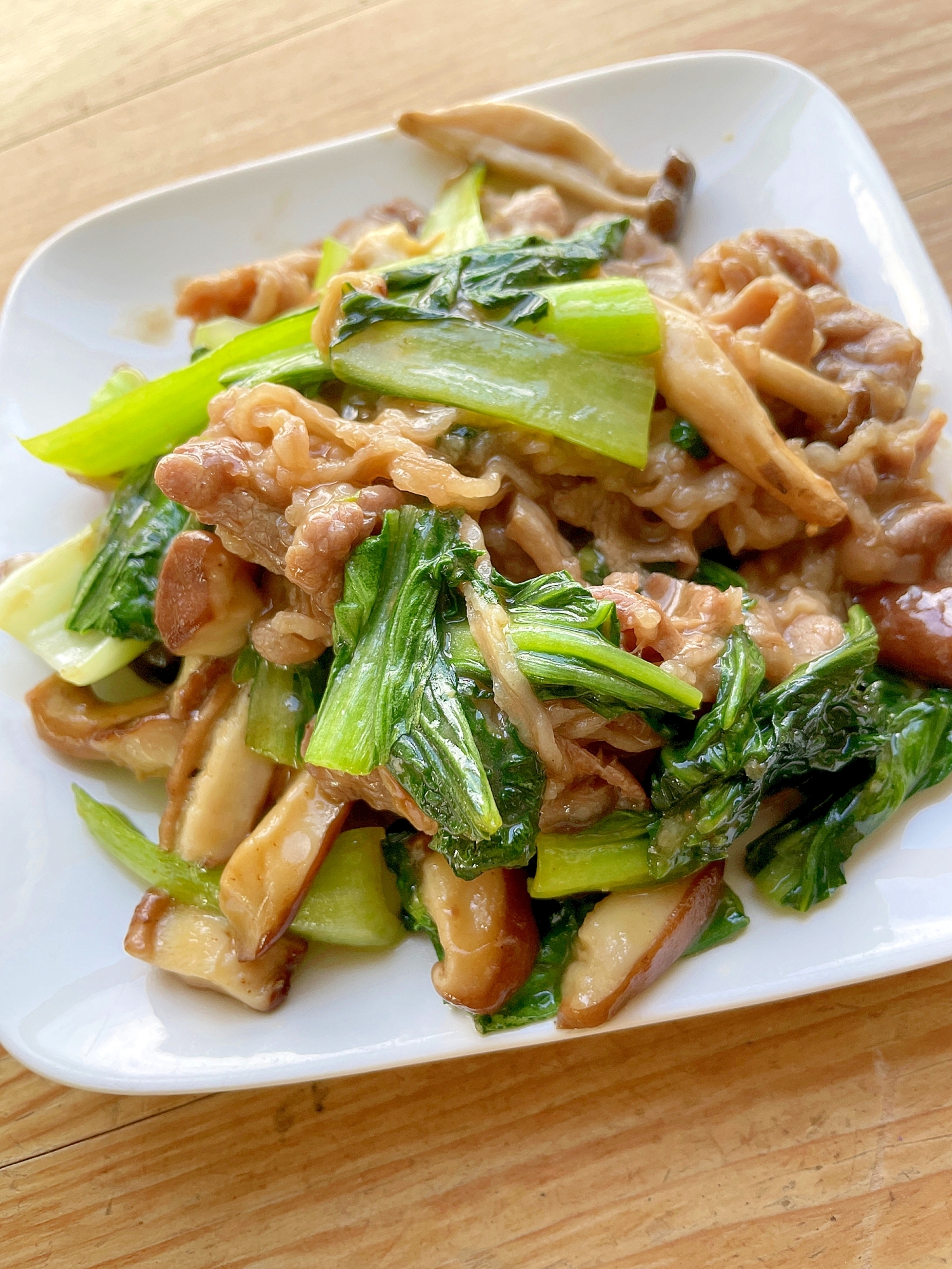 チンゲン菜と牛肉の甘辛オイスターソース炒め