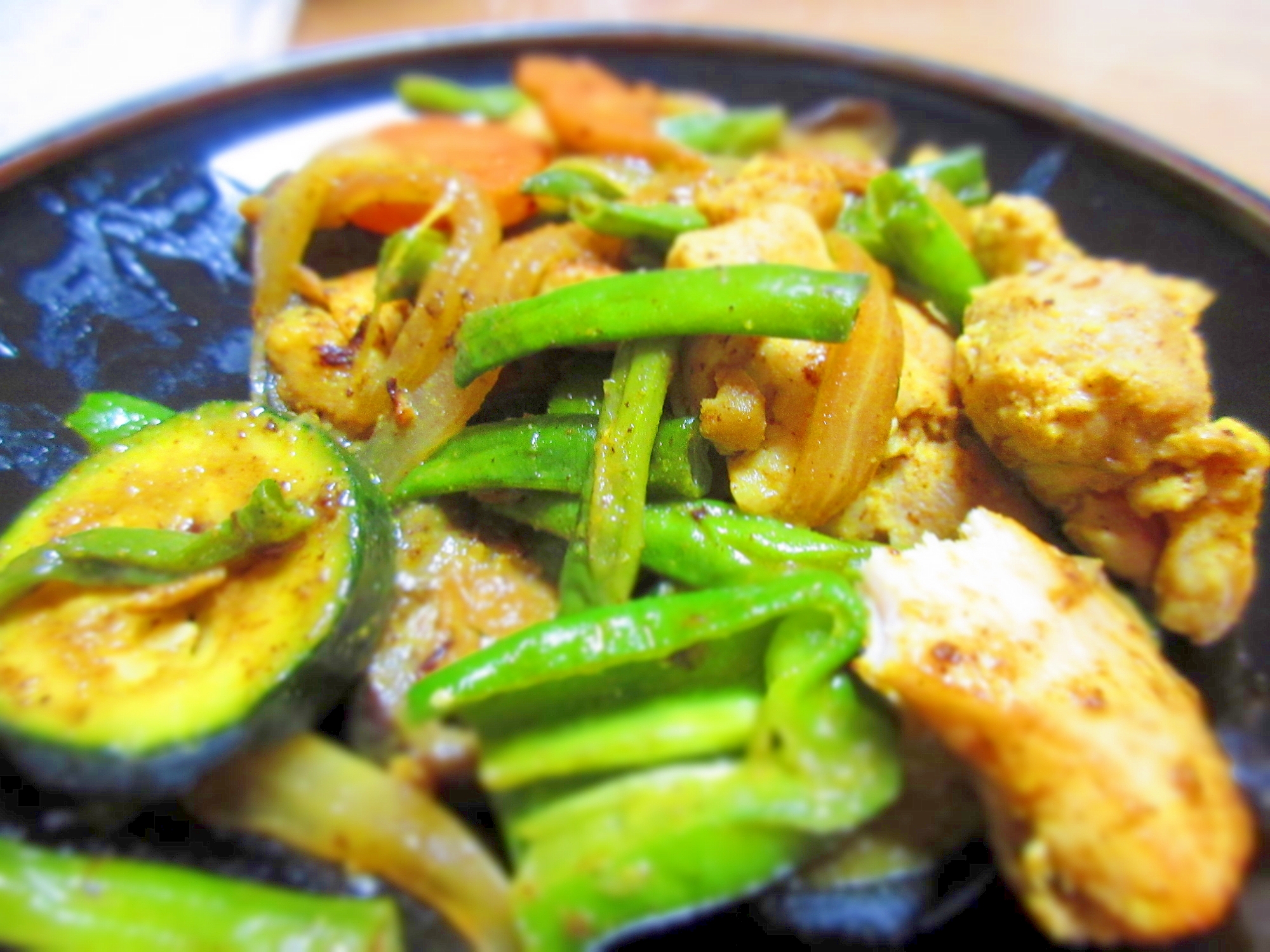 鶏肉と夏野菜のカレー炒め