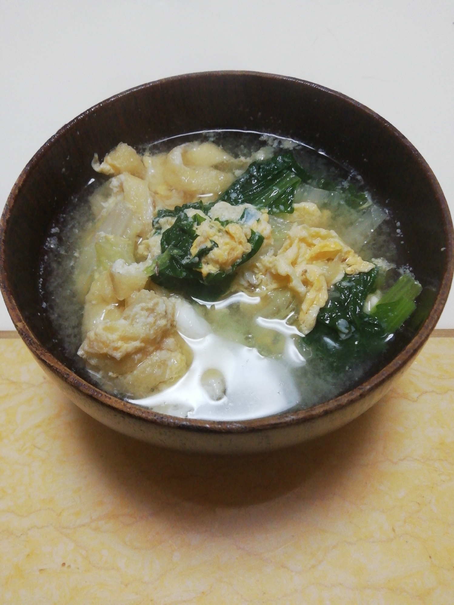 小松と白菜と油揚げの卵とじ麦味噌汁