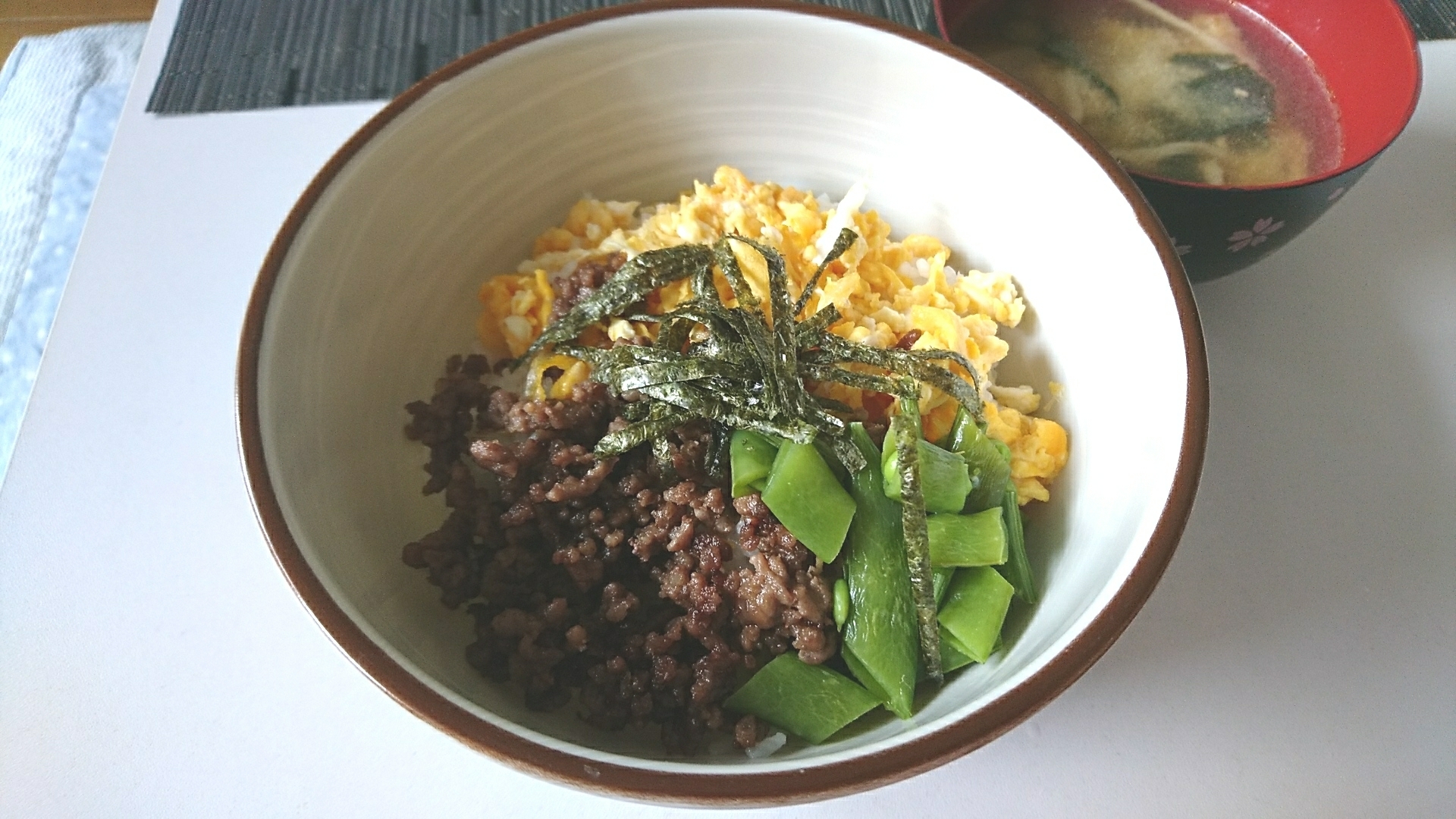 三色丼(肉・卵そぼろの作り方)