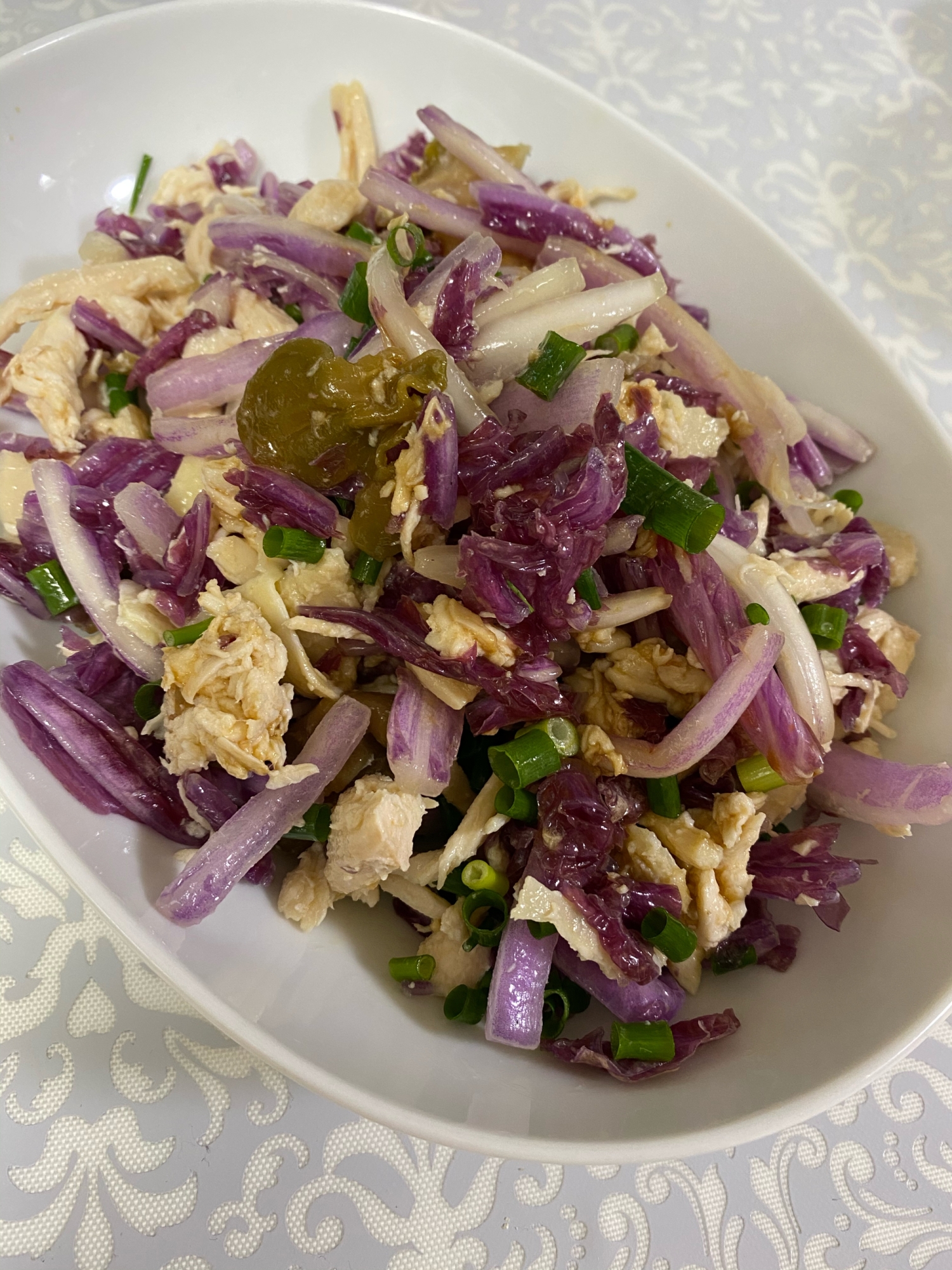 紫白菜とザーサイの鶏サラダ