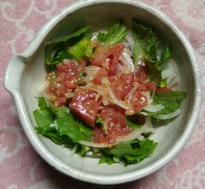 トマト味噌ドレッシングでサラダ