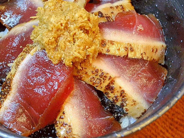 究極の鉄火丼♪　「漬けマグロ炙り丼」