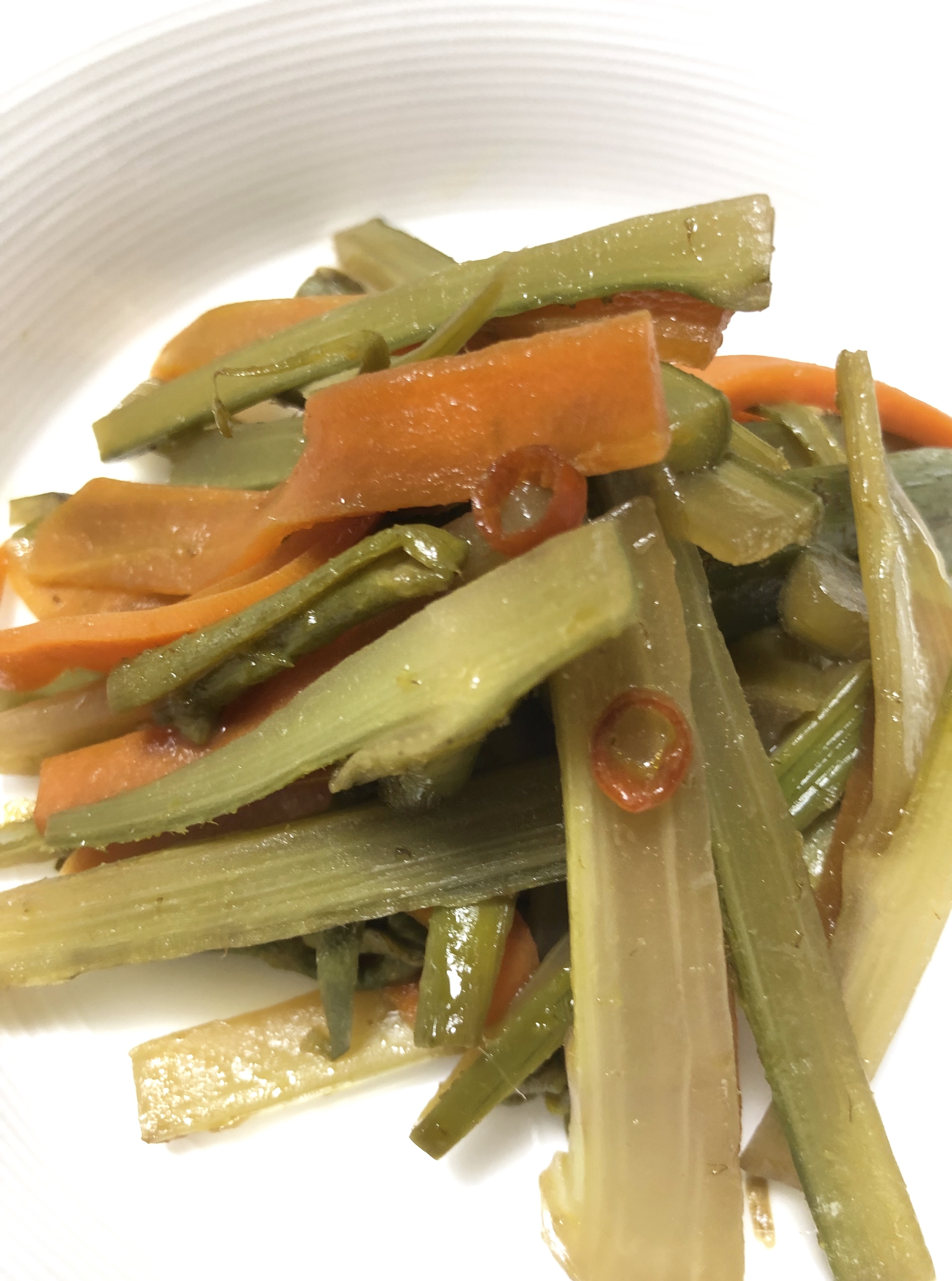 捨てるところなし 山うどの葉 麺つゆマヨ和え レシピ 作り方 By M H 楽天レシピ