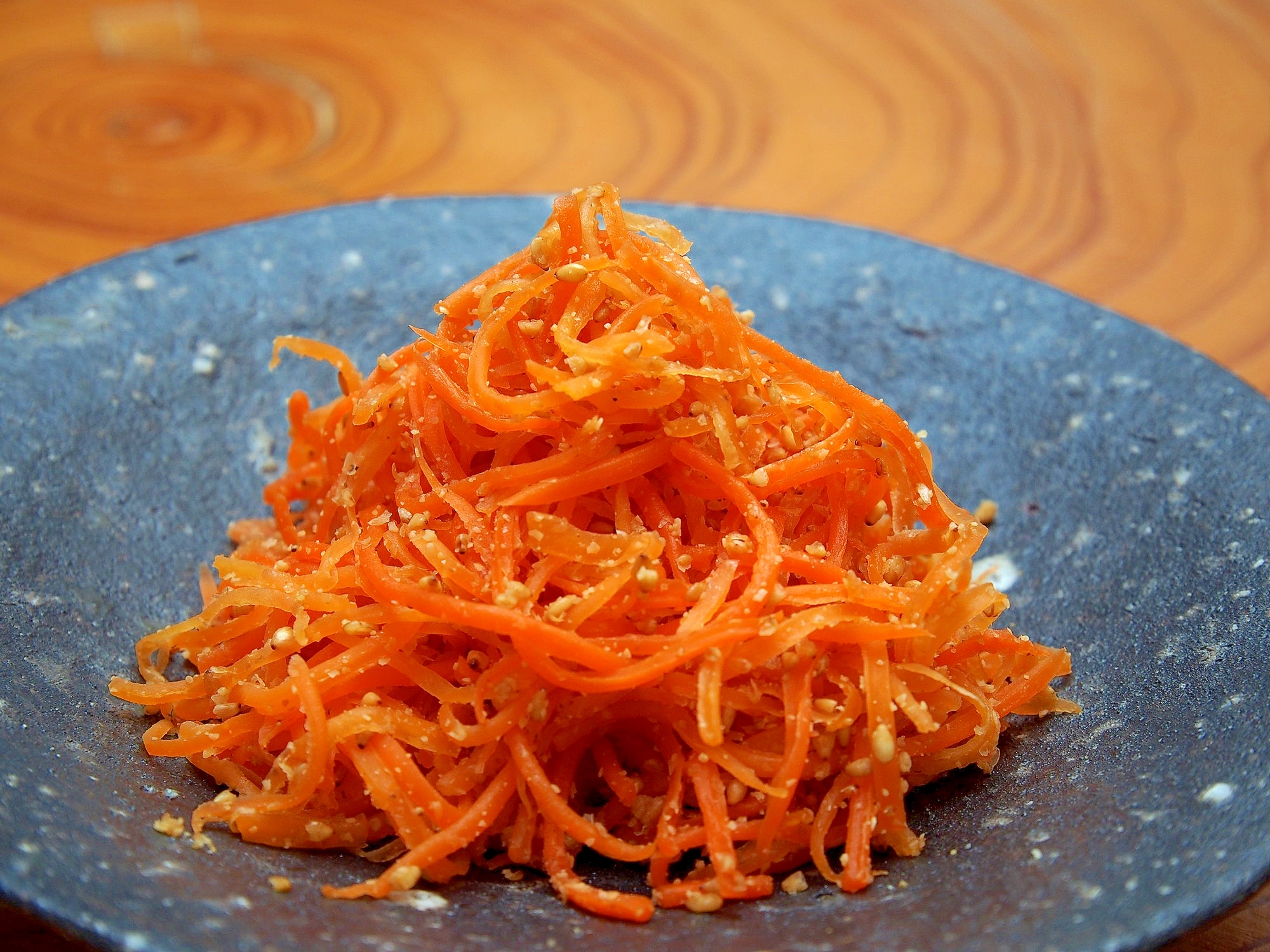 簡単副菜 シャキシャキにんじんの胡麻和え レシピ 作り方 By 鶏のから揚げ 楽天レシピ