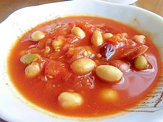 ソーセージと豆のトマトスープ