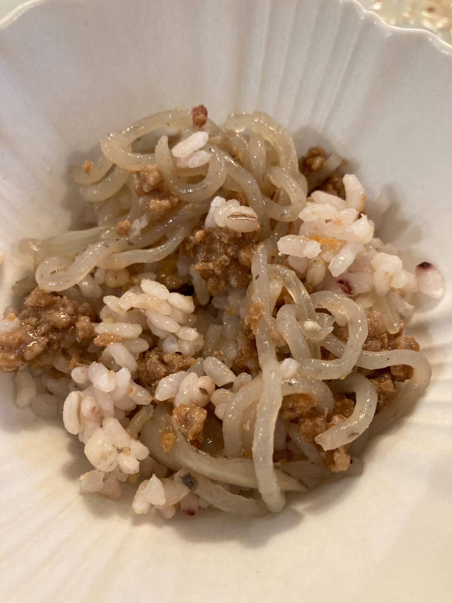 糸こんにゃくのそぼろ丼