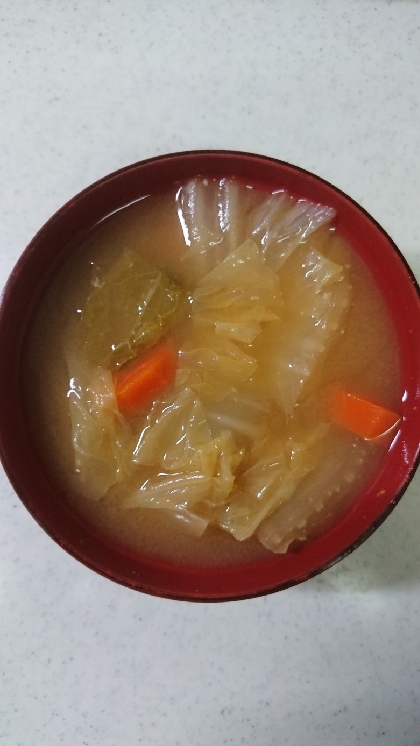ニンジンと白菜の味噌汁