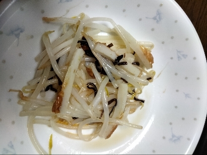 もやしと竹輪の塩昆布和え