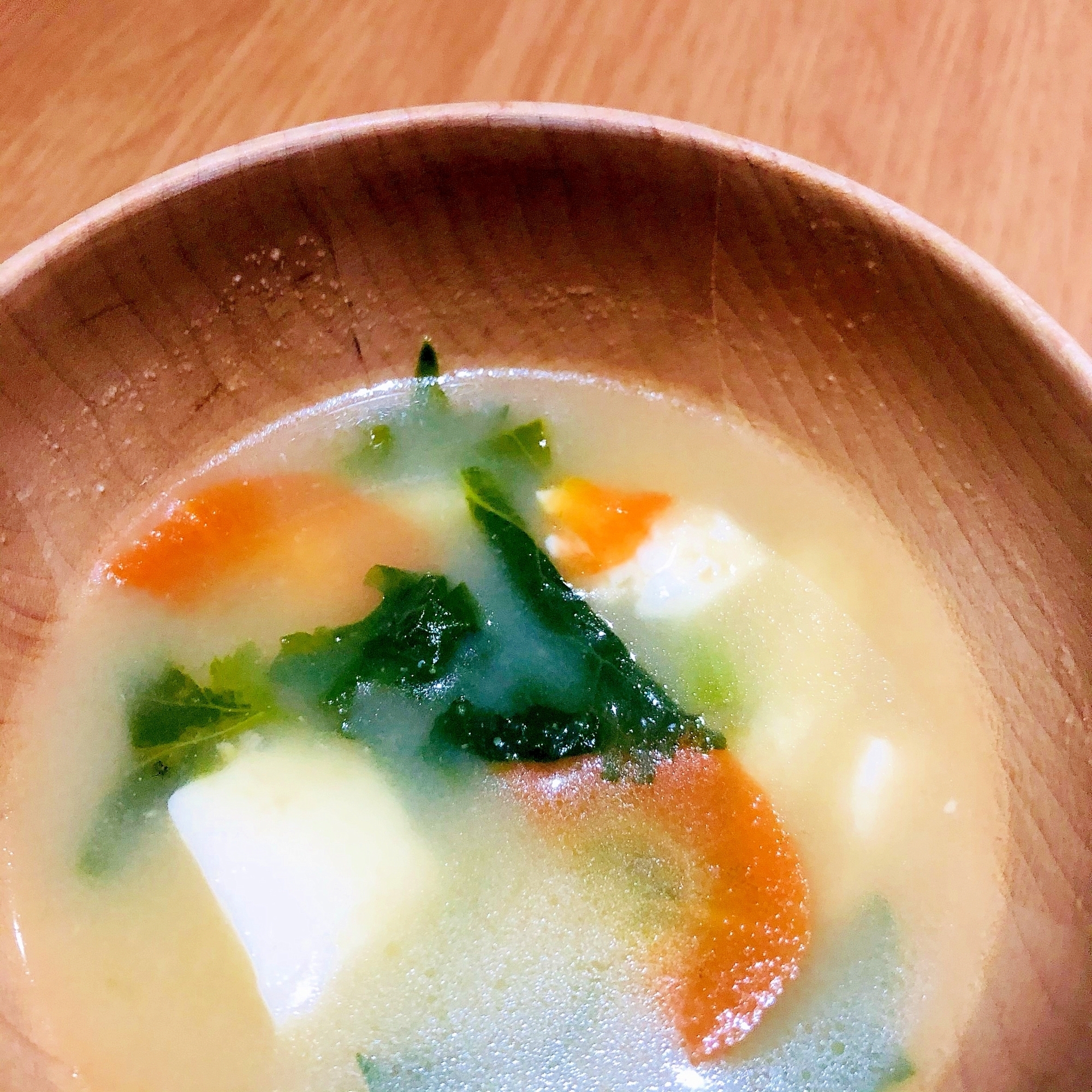 人参と豆腐とかき菜の味噌汁
