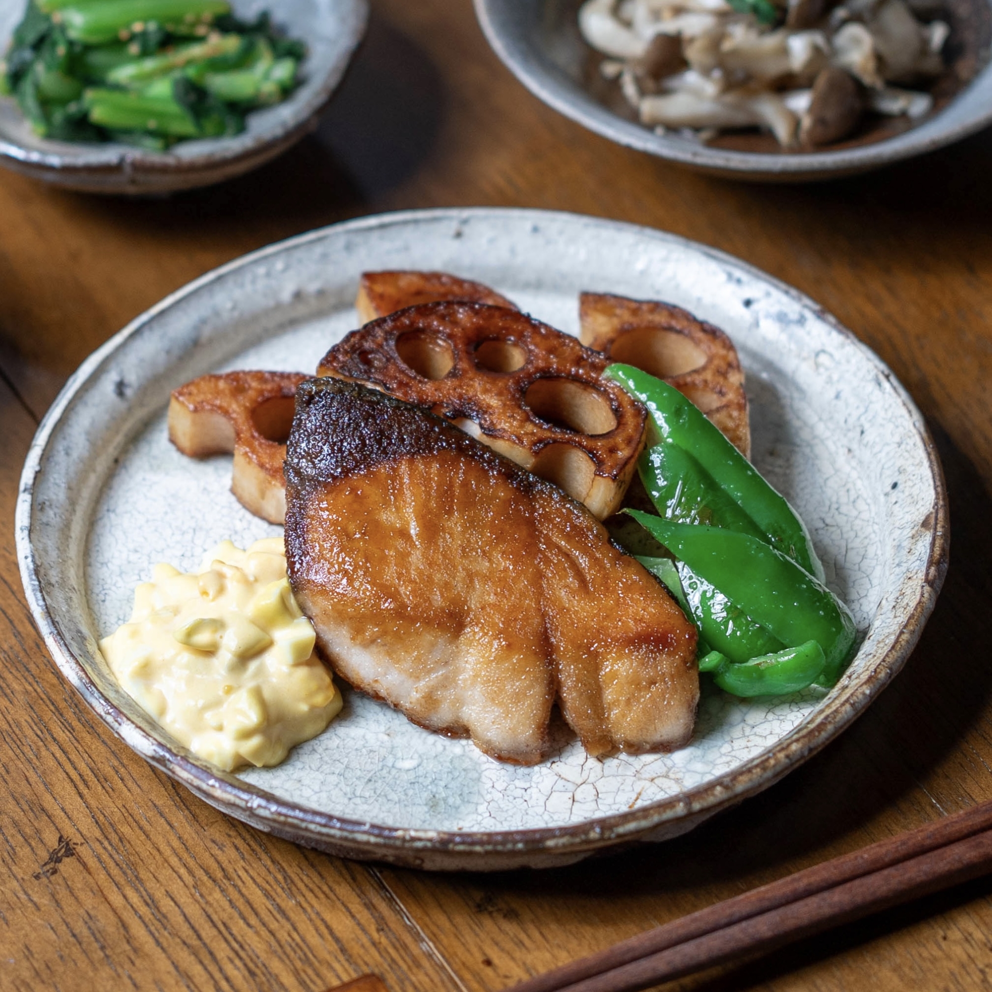 ぶりとれんこんのタルタル照り焼き【和食・主菜】