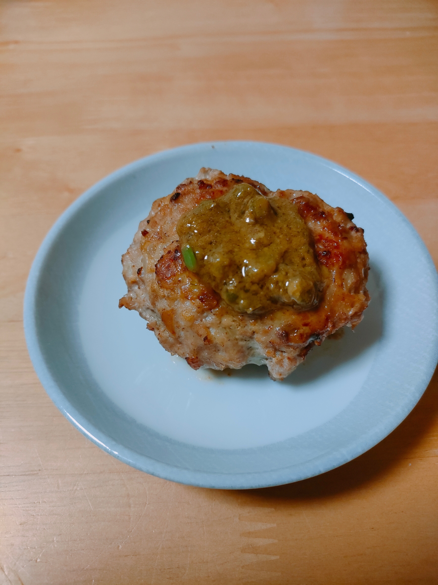 麩入りハンバーグわさび醤油ソース添え