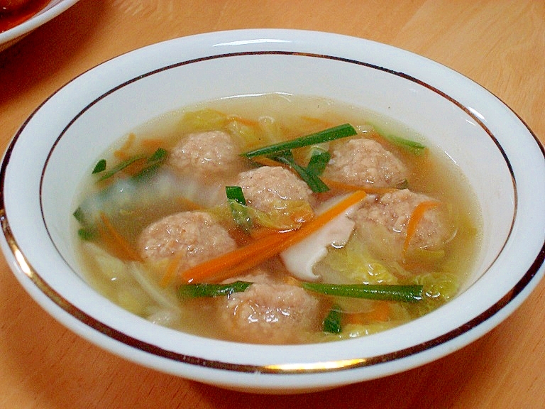 こんにゃく麺と肉団子で中華スープ