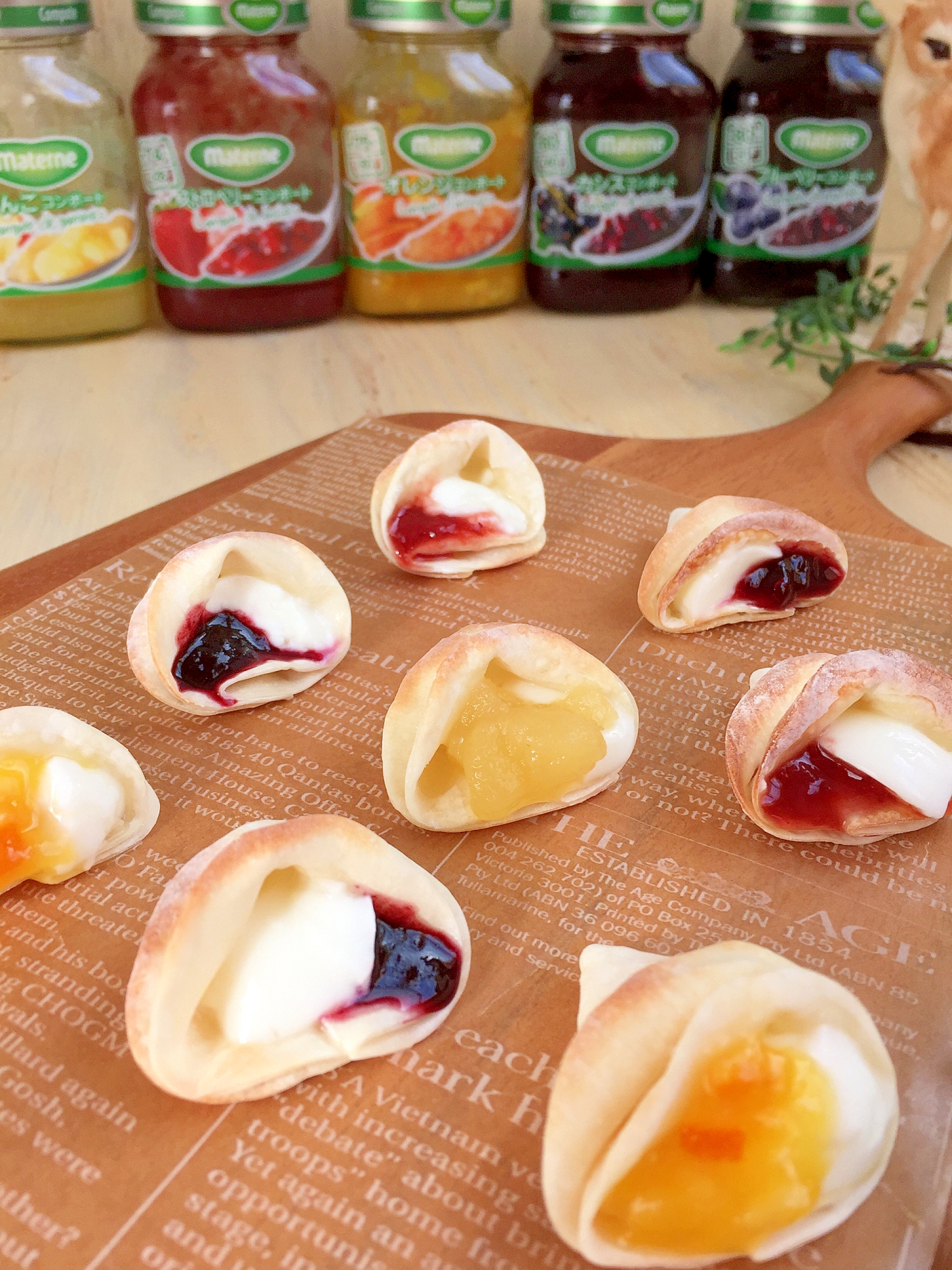 餃子の皮で簡単おやつ♪クリームチーズ&ジャムパイ