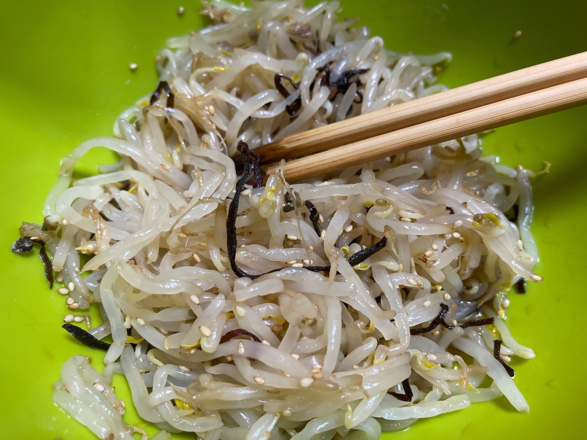 【低糖質】簡単麺つゆでうまいもやしの塩昆布ナムル