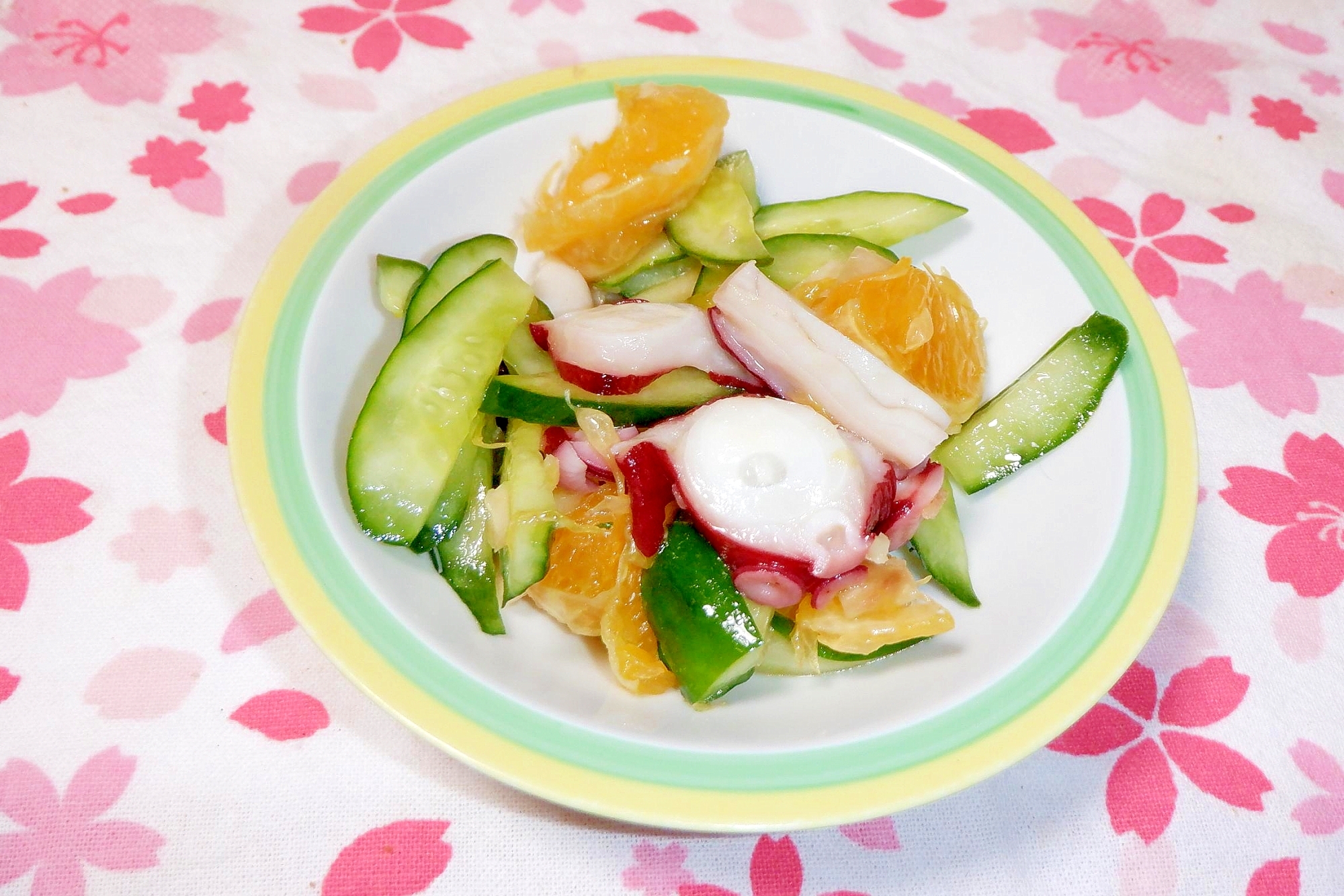 おつまみに♪タコと胡瓜と夏みかんの和え物