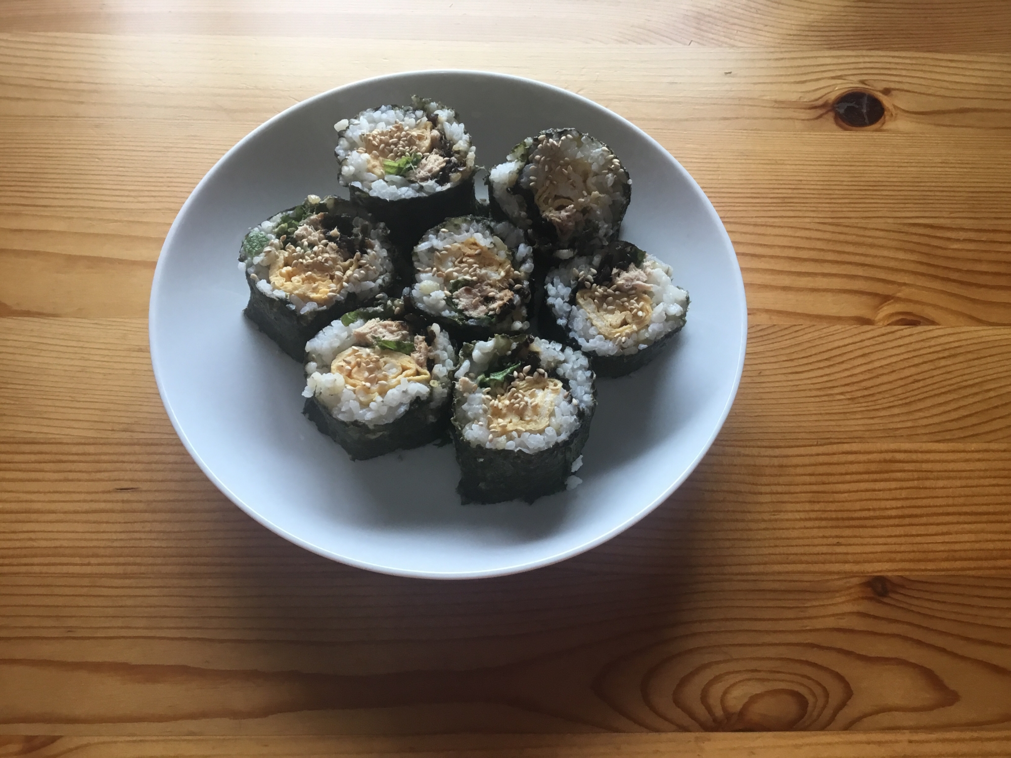 ツナ缶詰と昆布佃煮の海苔巻き