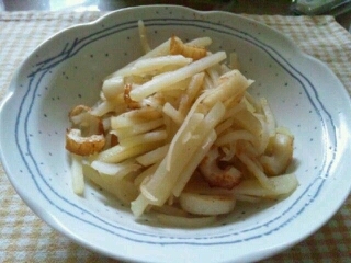 じゃが芋と玉ねぎ ちくわの炒めもの レシピ 作り方 By ちびとも0622 楽天レシピ じゃが芋と玉ねぎ ちくわの炒めもの レシピ 作り方 By ちびとも0622 楽天レシピ