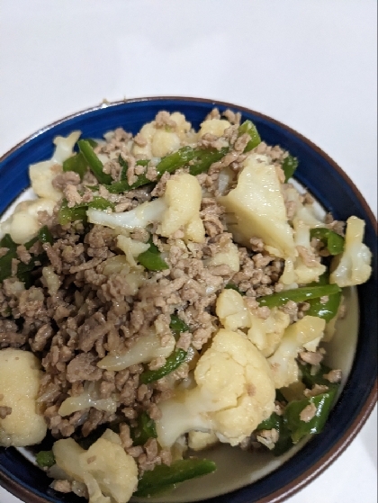 カリフラワーとひき肉の香味炒め（菜花炒肉末）