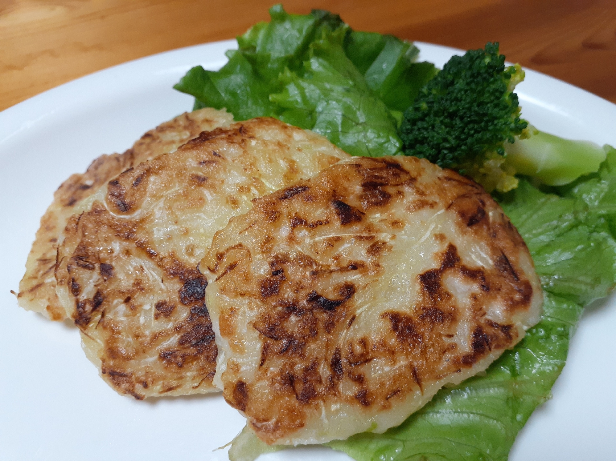 キャベツ大量！はんぺんと豆腐のもちふわ焼き！