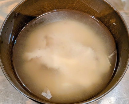 わらびの味噌汁（鰹だし）