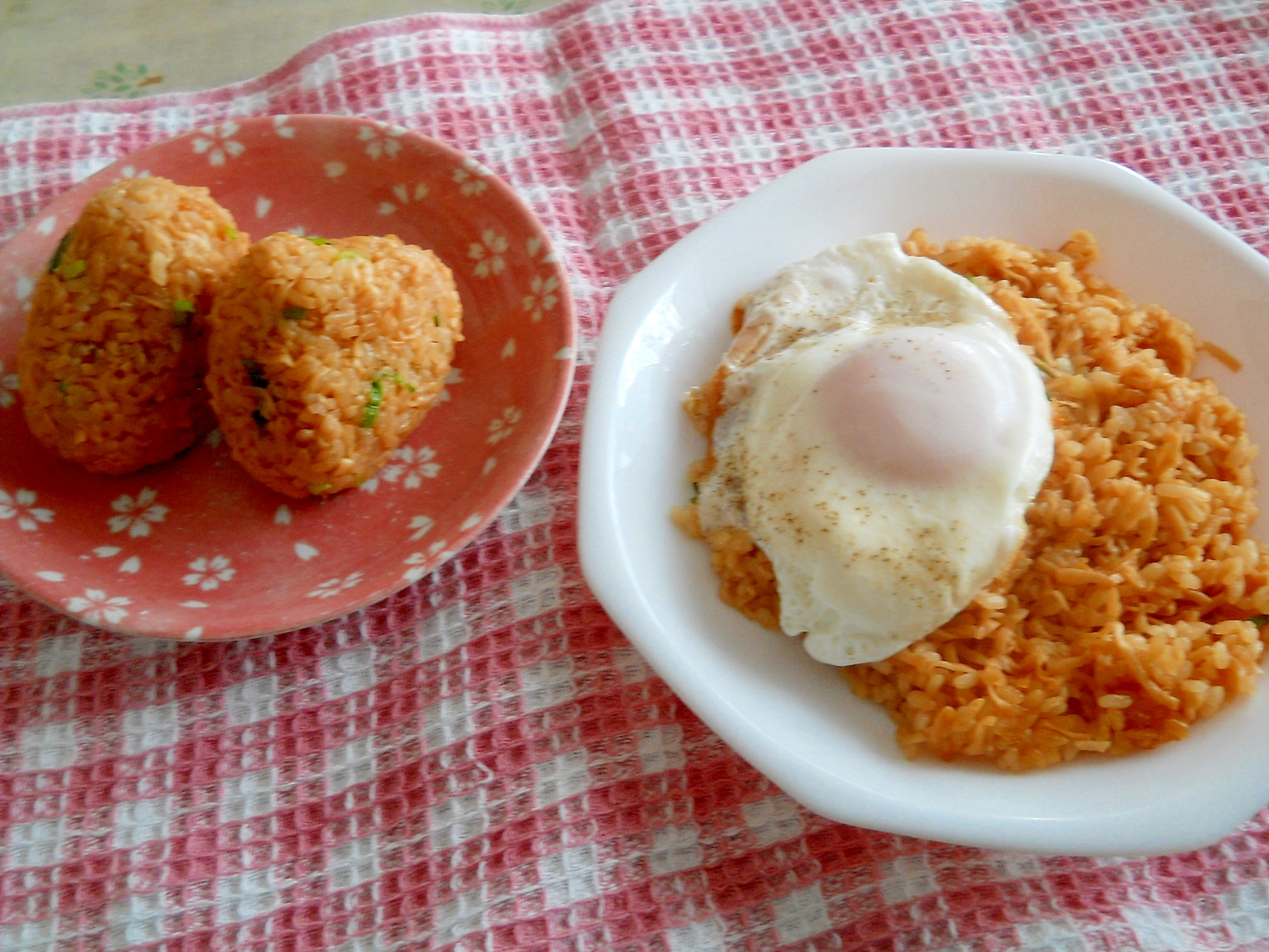 休日ランチにチキンラーメンご飯＊２種