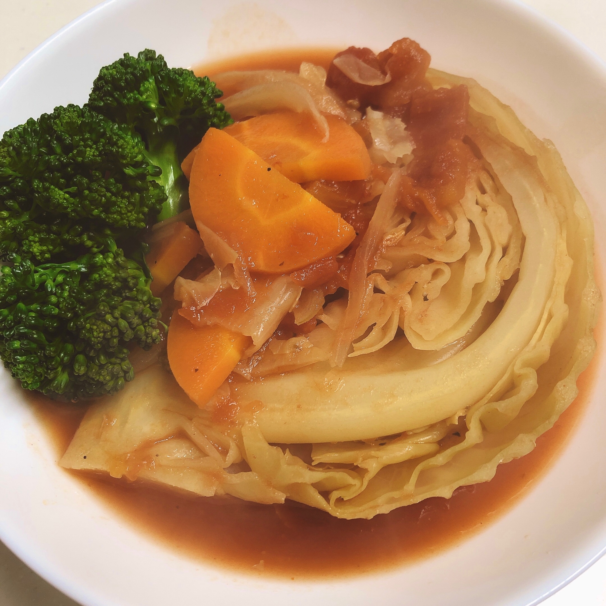 シャトルシェフで♪芯つきキャベツのトマト煮