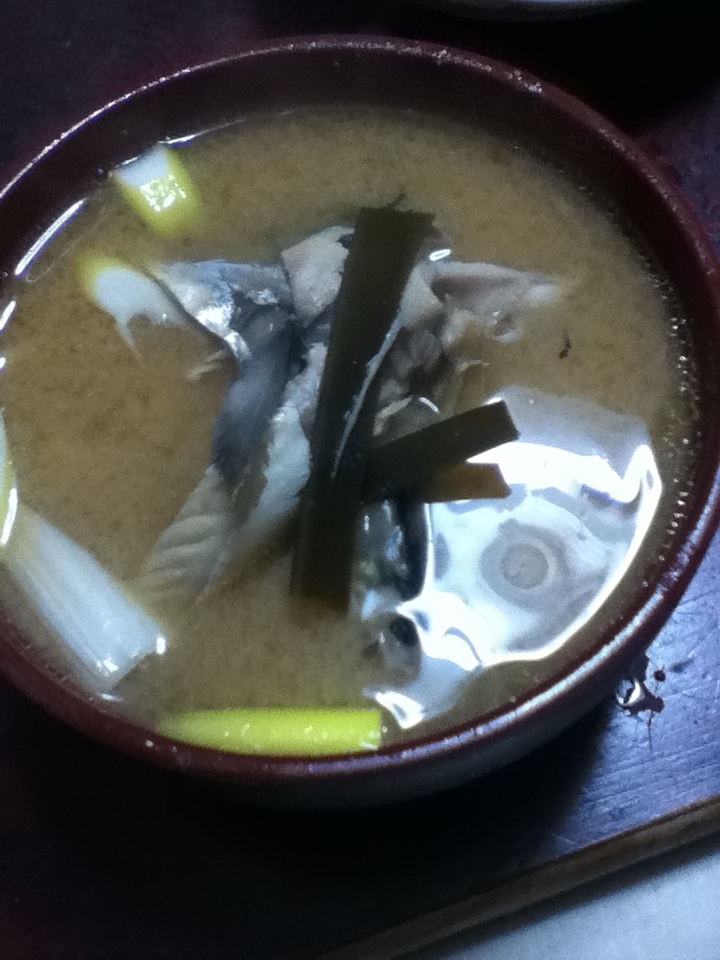 鯖アラと菊芋の味噌汁