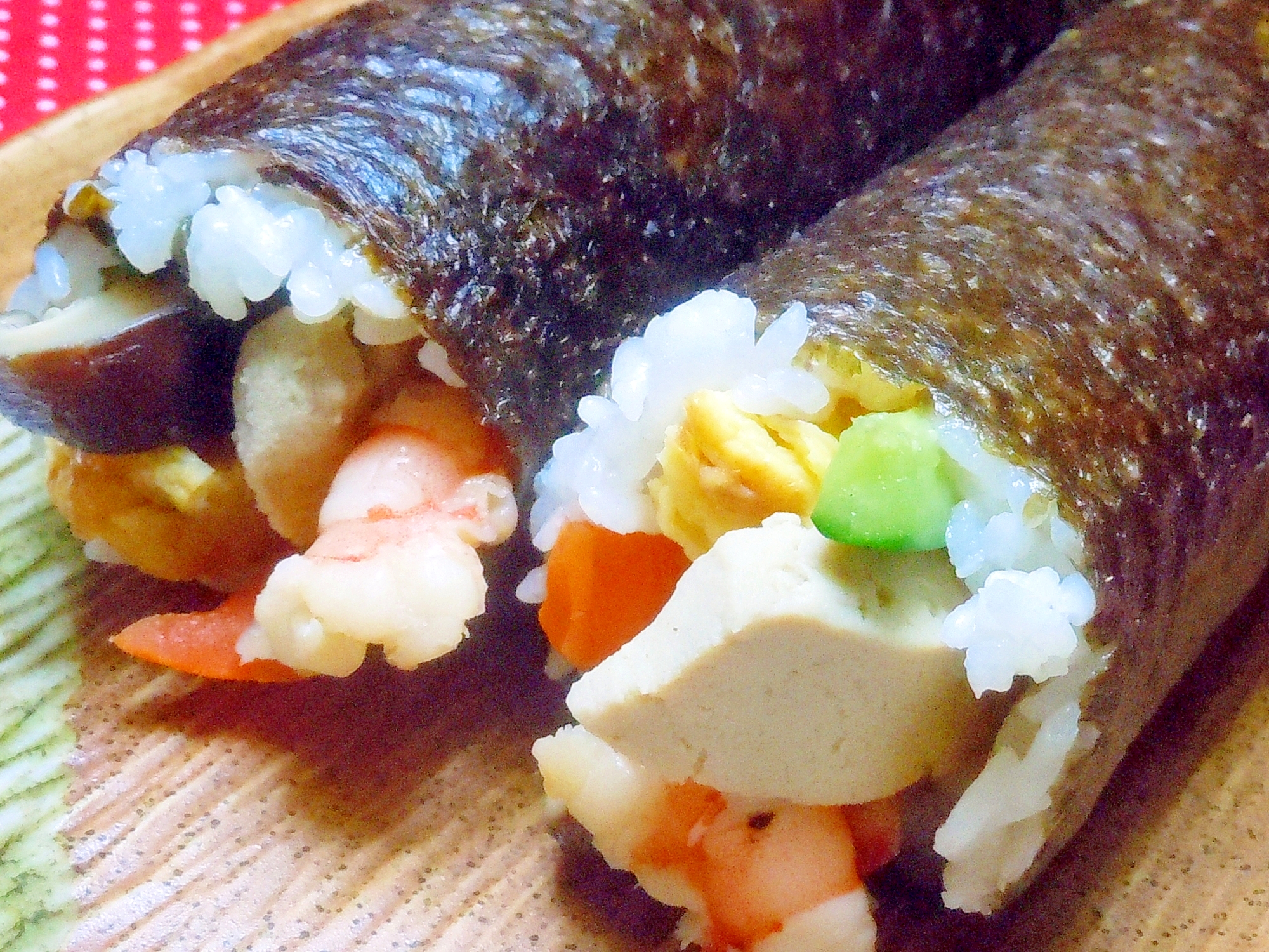 ☆今年の恵方は南南東!ヘルシーな具だくさん太巻き♪