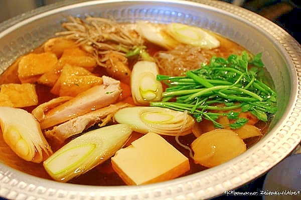 干しどんこ入り贅沢スープの鶏鍋