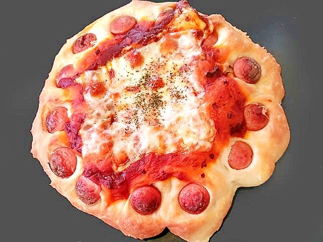 スタンドミキサーで！お花の形のソーセージパン♪