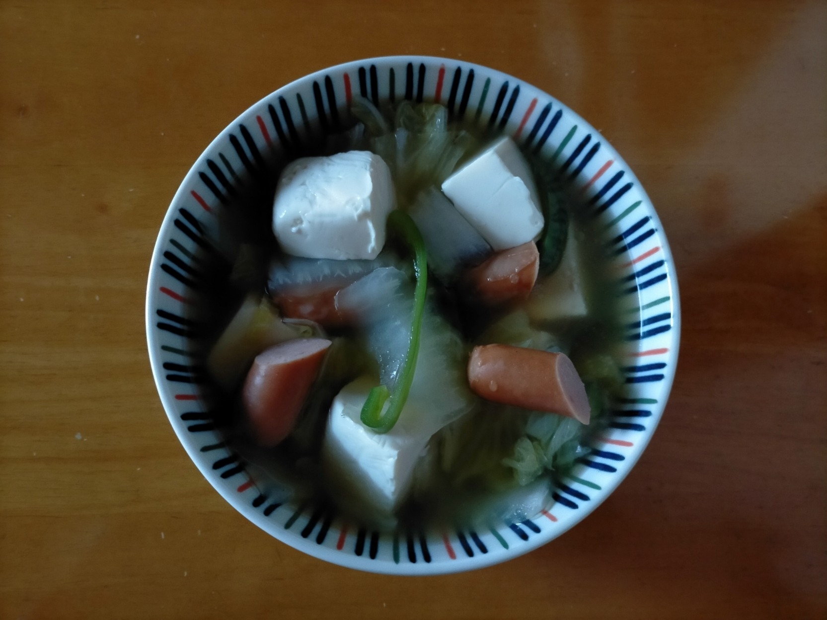 白菜と豆腐とウインナーの鍋