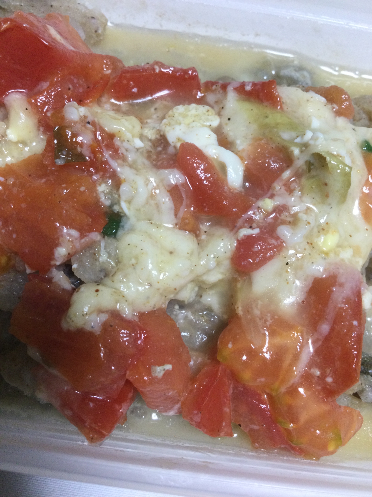 トマトとチーズで寄せ鍋の雑炊