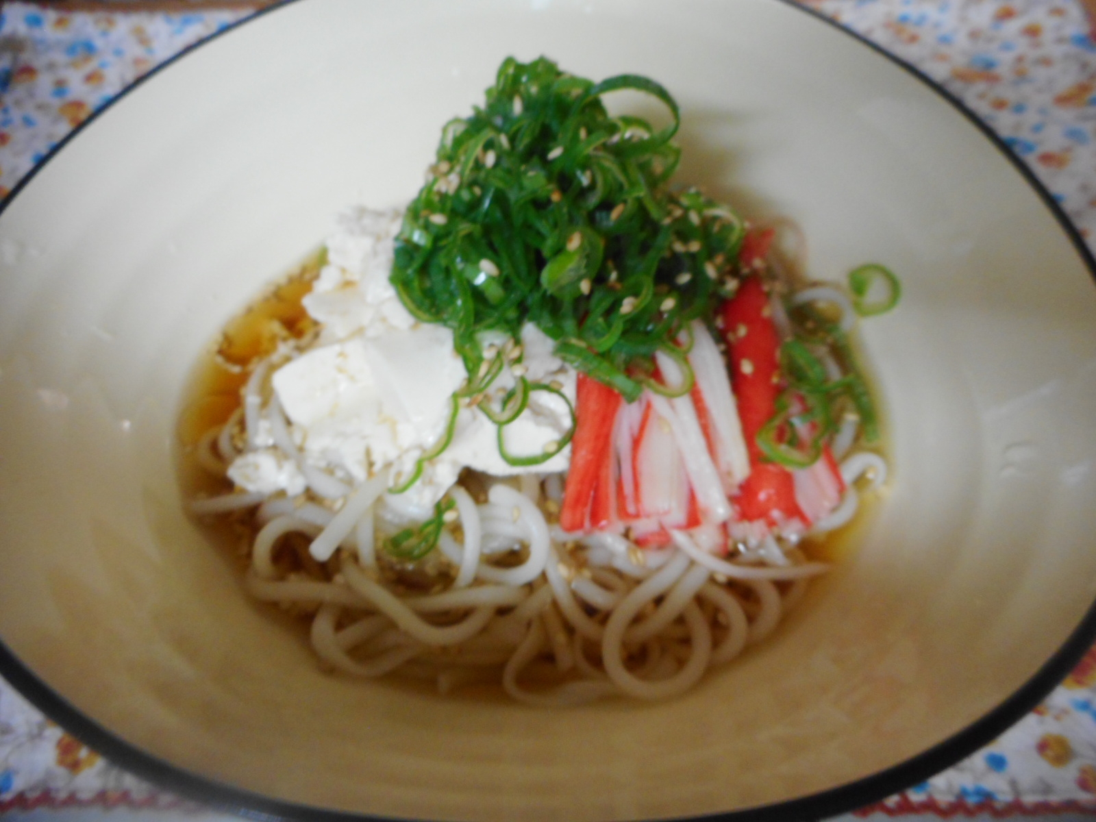 豆腐とカニカマのさっぱり冷やしうどん