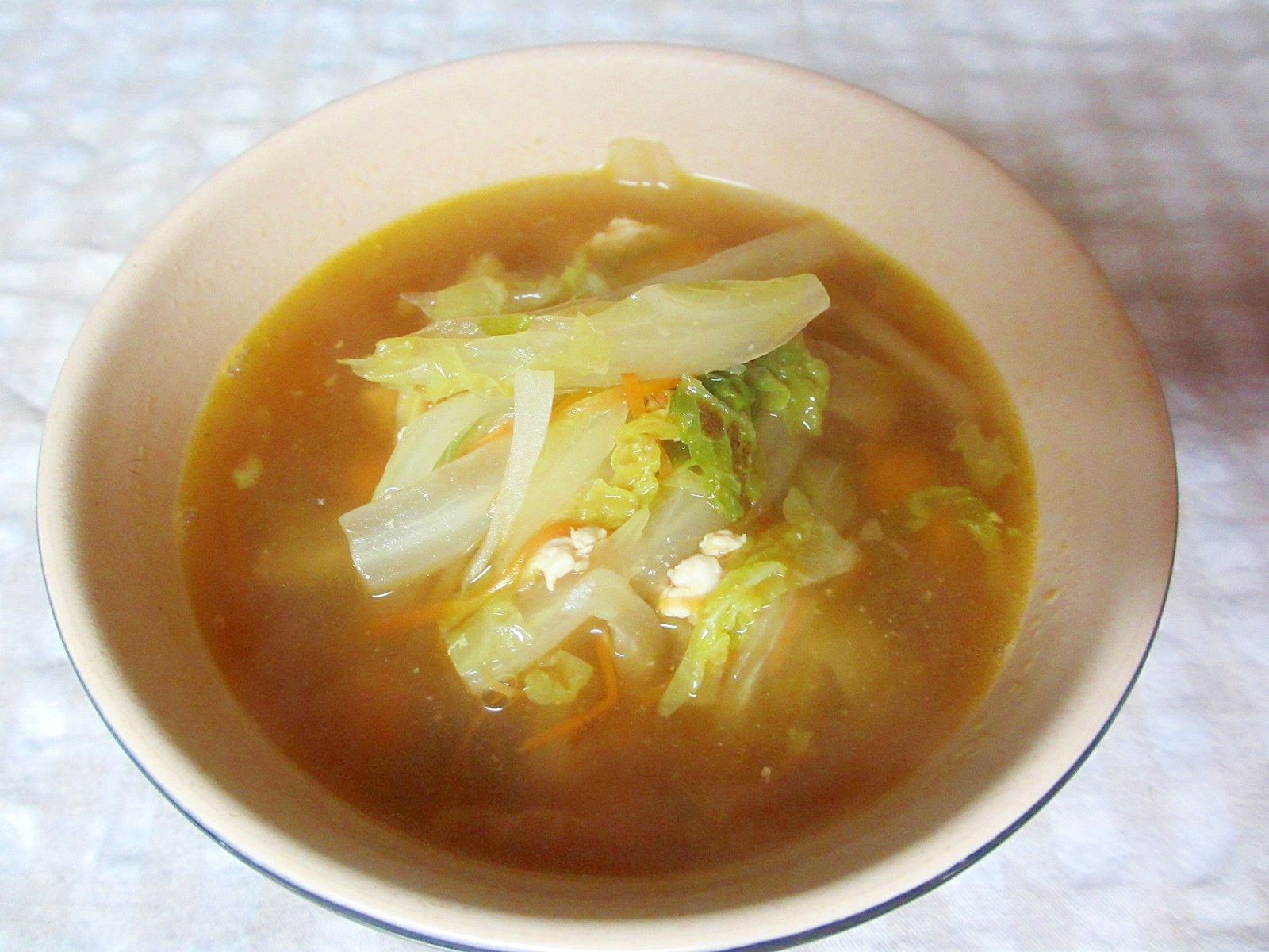 鶏ひき肉と白菜のにんにく味噌スープ