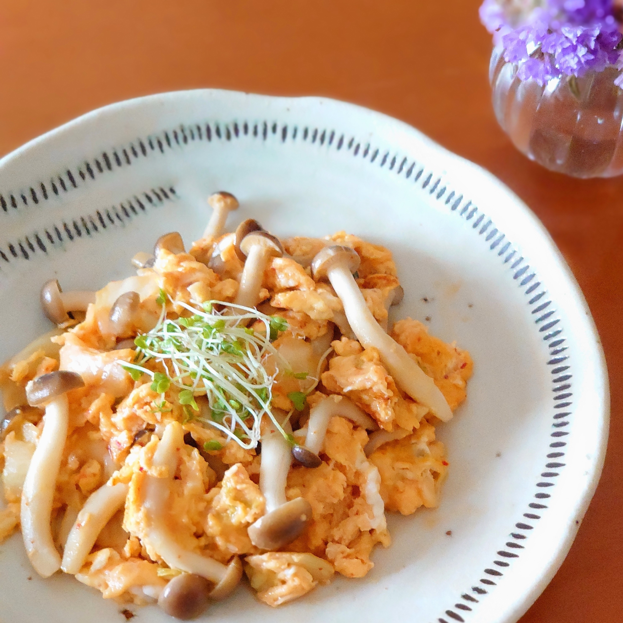 キムチとしめじの玉子炒めꕤ୭*