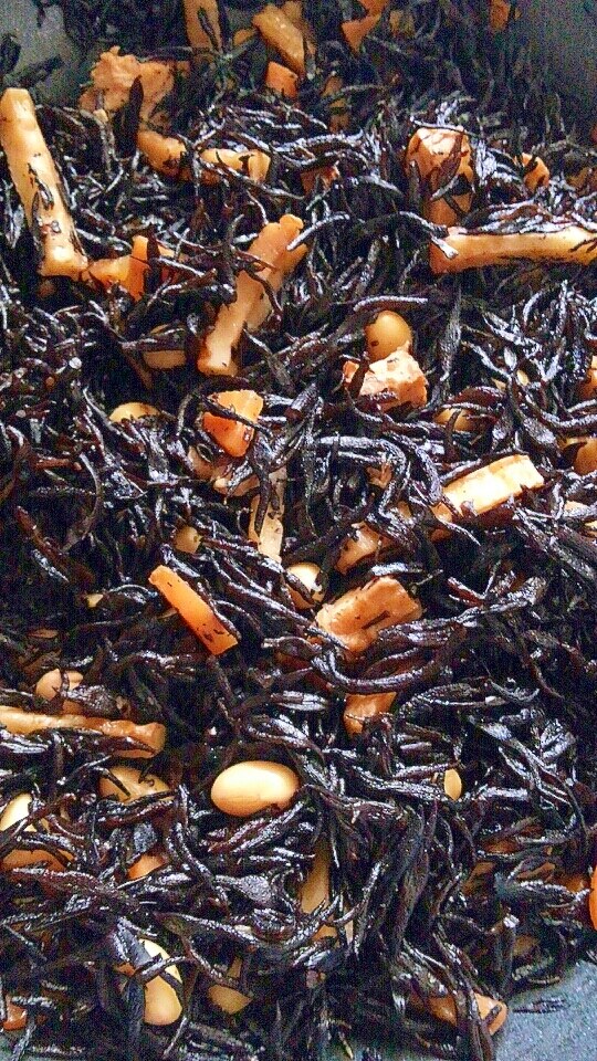 大豆・ちくわ・人参のひじき煮 レシピ・作り方 by ぴぐ - 楽天レシピ