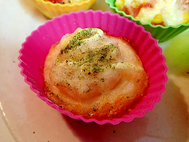 タル/マヨ/パセリで　海老チーズカップパン