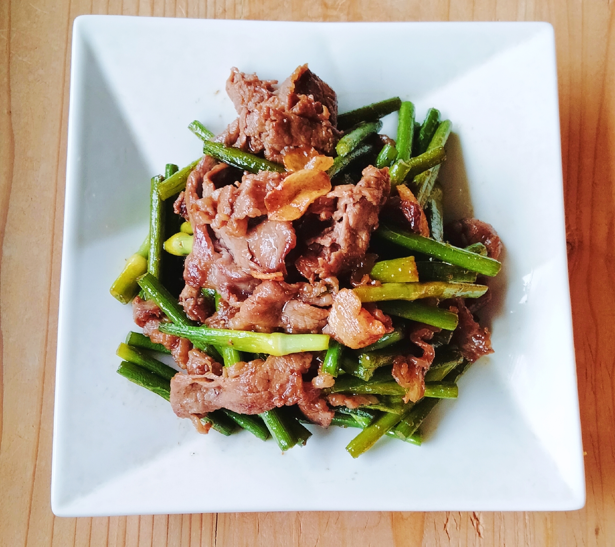 おつまみにも!牛肉とにんにくの芽でスタミナ炒め