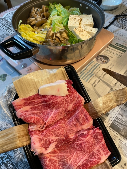 安い肉でプチ贅沢！簡単割したで作るすき焼き風鍋！