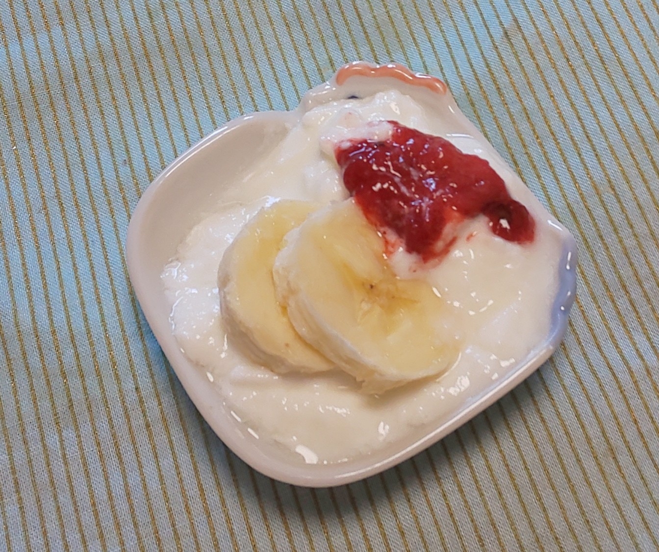 バナナとジャムヨーグルト