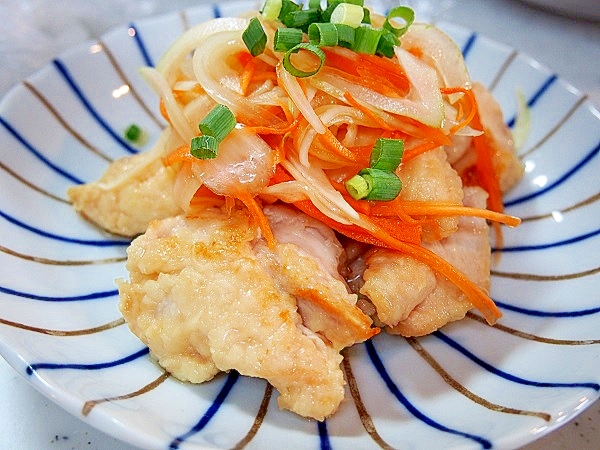 鶏むね肉と新玉ねぎの南蛮漬け