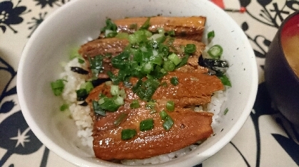 缶詰を使ってお手軽♪さんまの蒲焼き丼