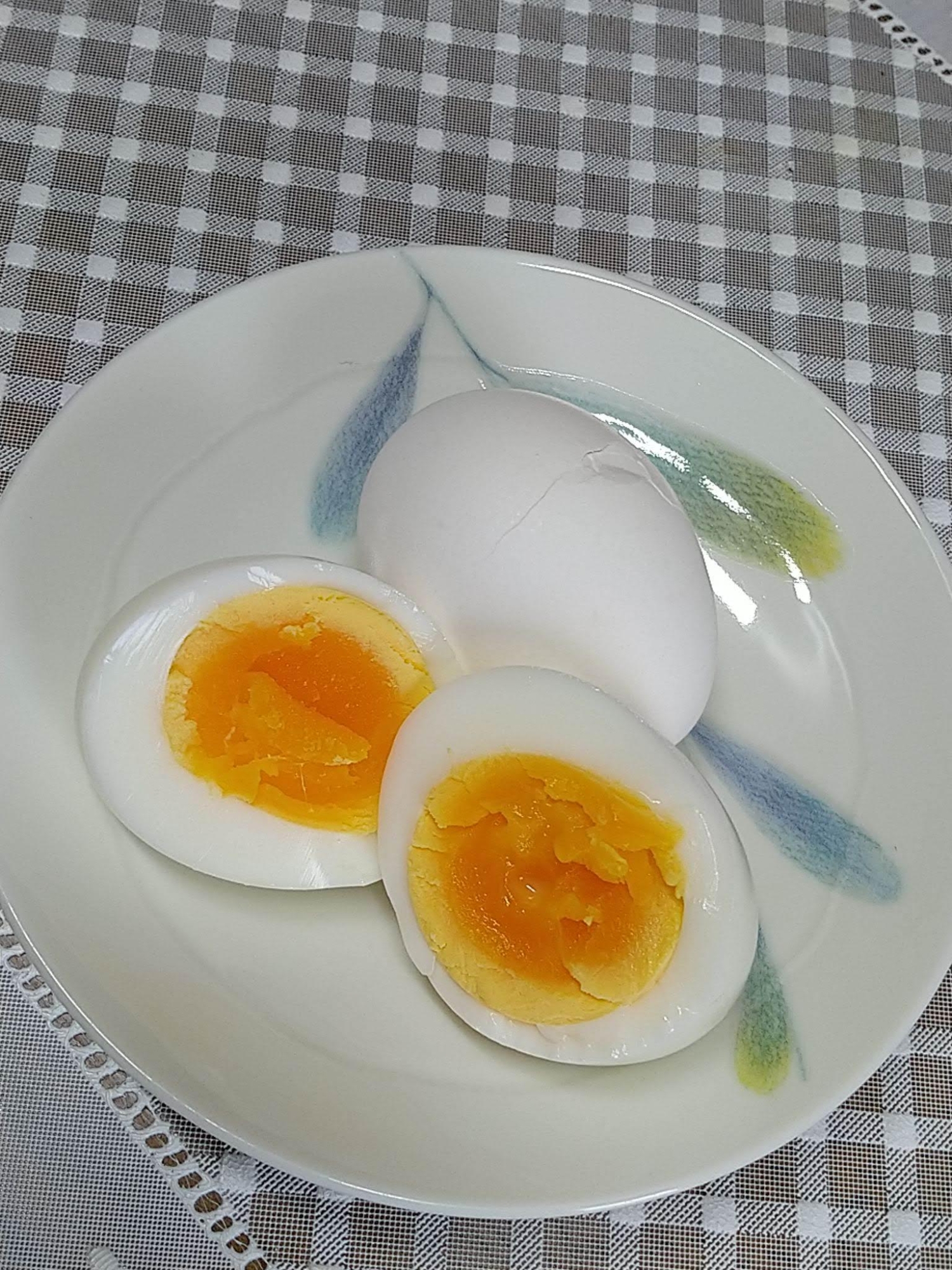 簡単に殻がむける‼半熟卵の作り方