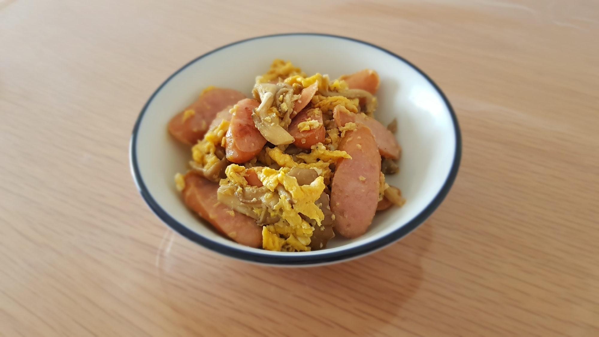 ウインナーと舞茸の卵炒め
